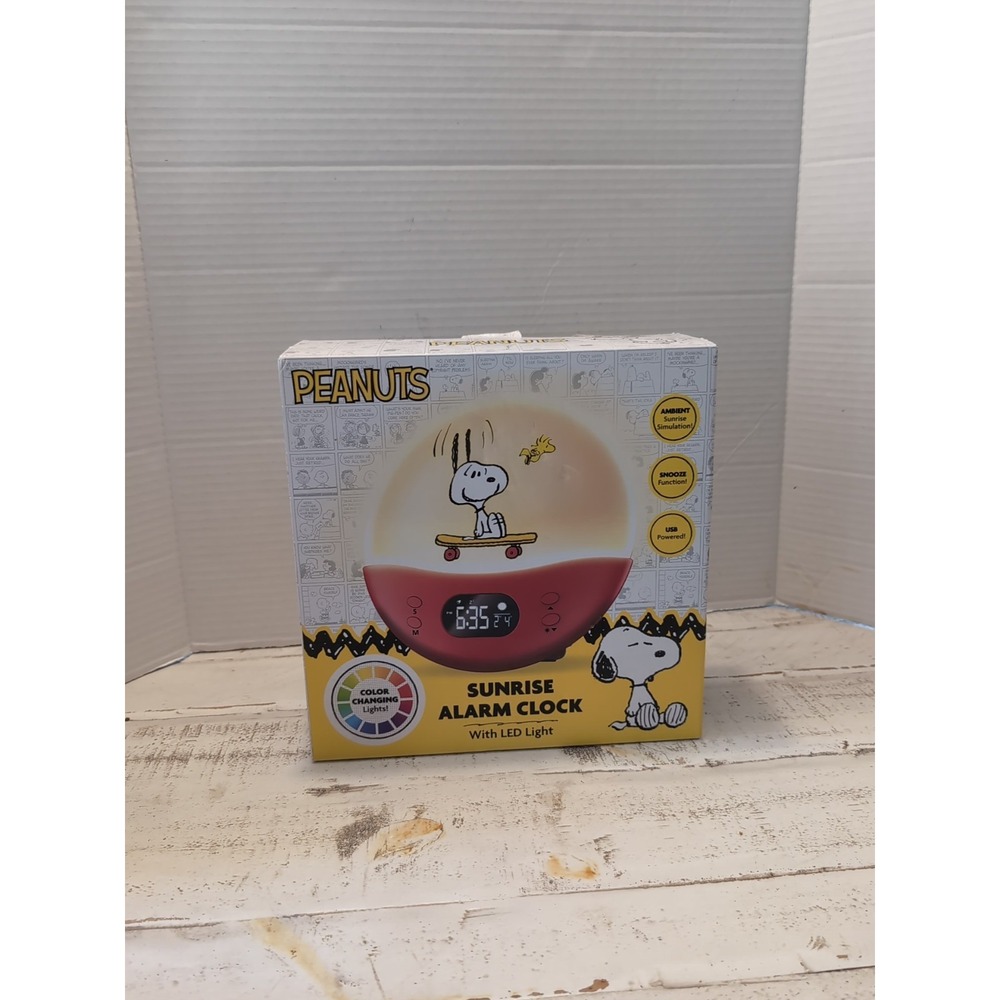 NEW🥜Peanuts Snoopy & Woodstock Sunrise Alarm Clock⏰Open Box Works Tested